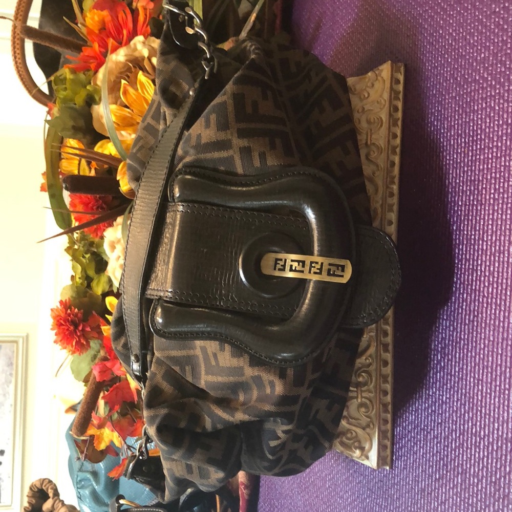 This is signature a Fendi Tobacco Zucca Print Canvas Borsa B. Hobo Bag - Picture 1 of 8
